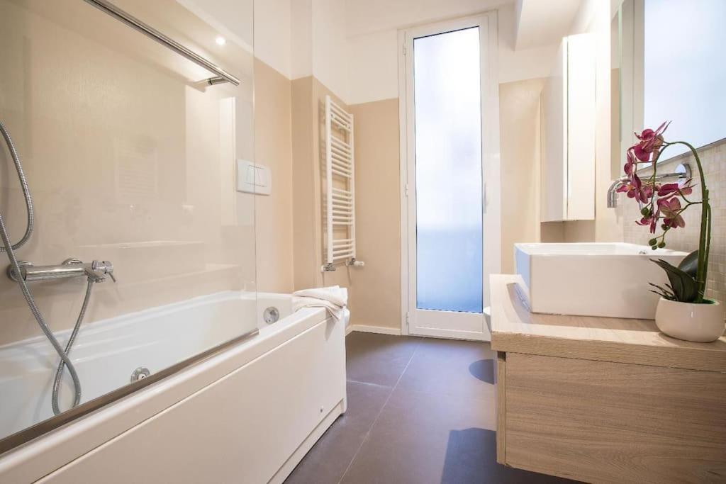 רומא My Trastevere Three Bedroom View Apartment -Top Collection מראה חיצוני תמונה